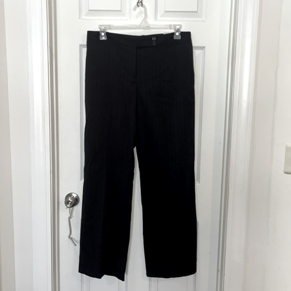 Van Heusen Pants - NWT VanHeusen black trouser leg slacks
